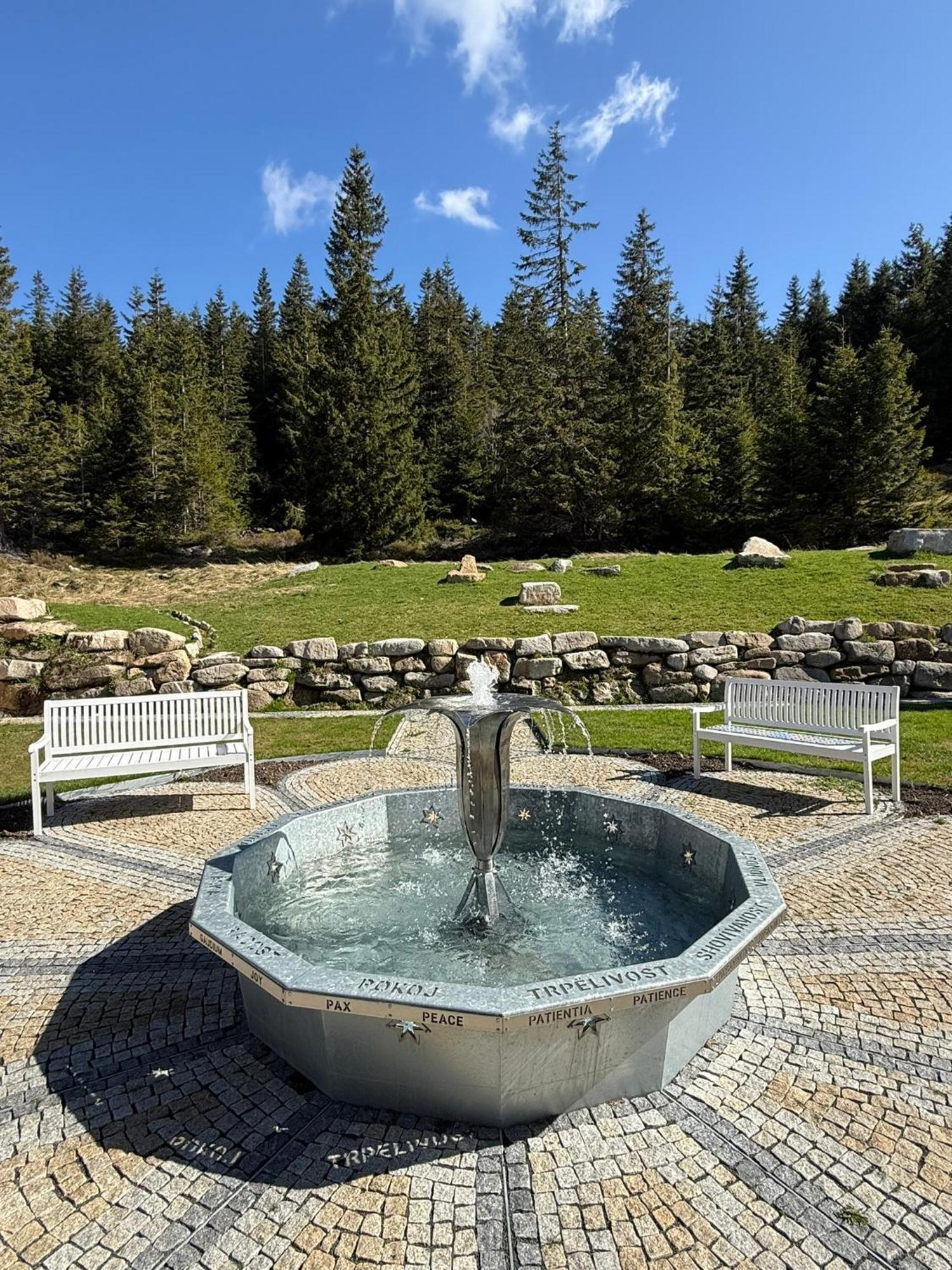 Erlebachova Bouda, Hotel - Resort Svaty Frantisek Špindlerŭv Mlýn Exterior foto